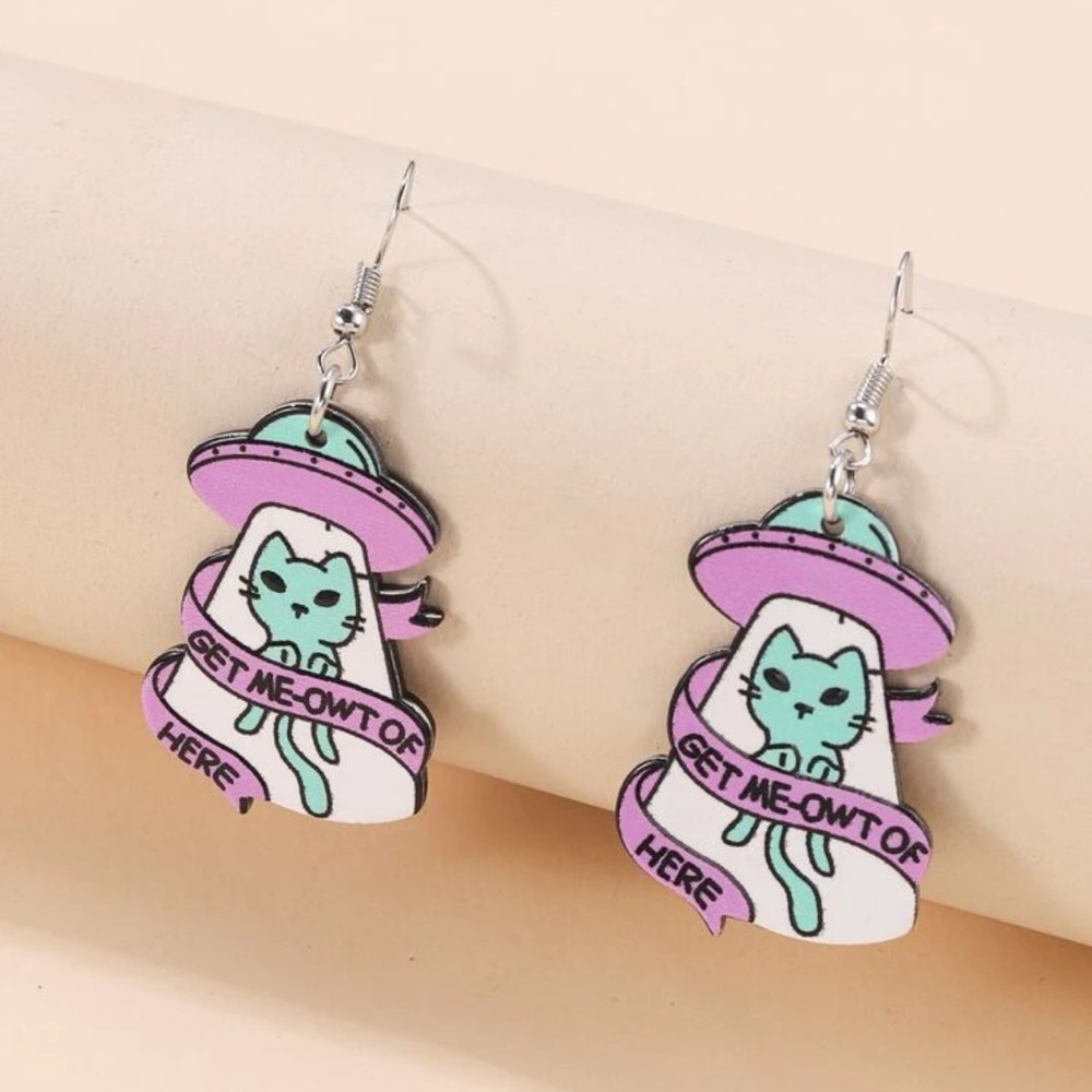 🛸 Super Cute Pastel Alien UFO Kitty Cat Alien Drop Earrings 🐈 - Picture 3 of 4